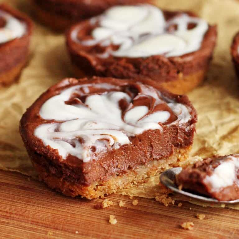Mini Chocolate Cheesecake Toffee Tarts
