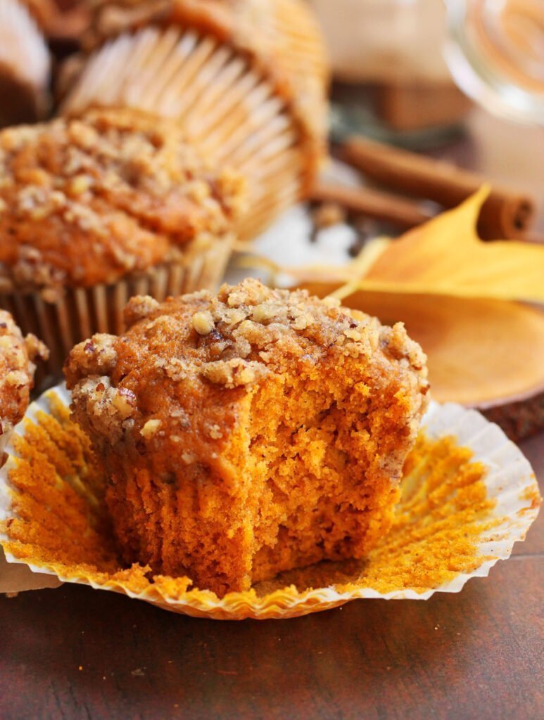 pumpkin streusel muffins
