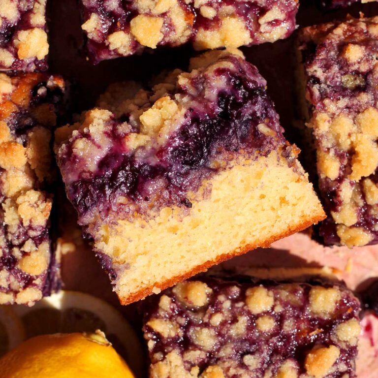 blueberry crumb cake