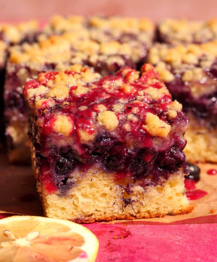 blueberry crumb cake