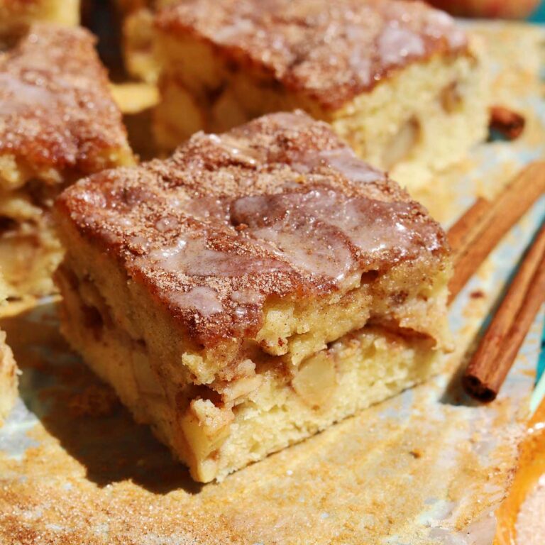 cinnamon apple fritter cake