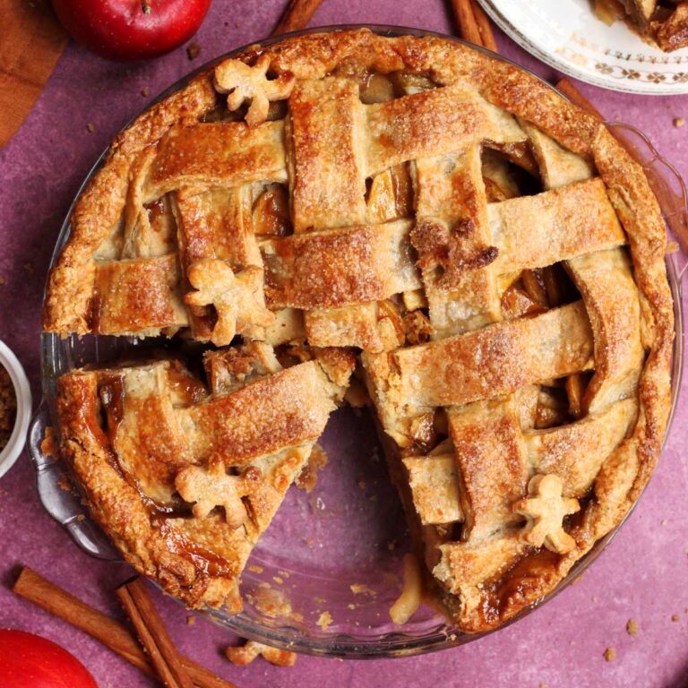 gingerbread apple pie