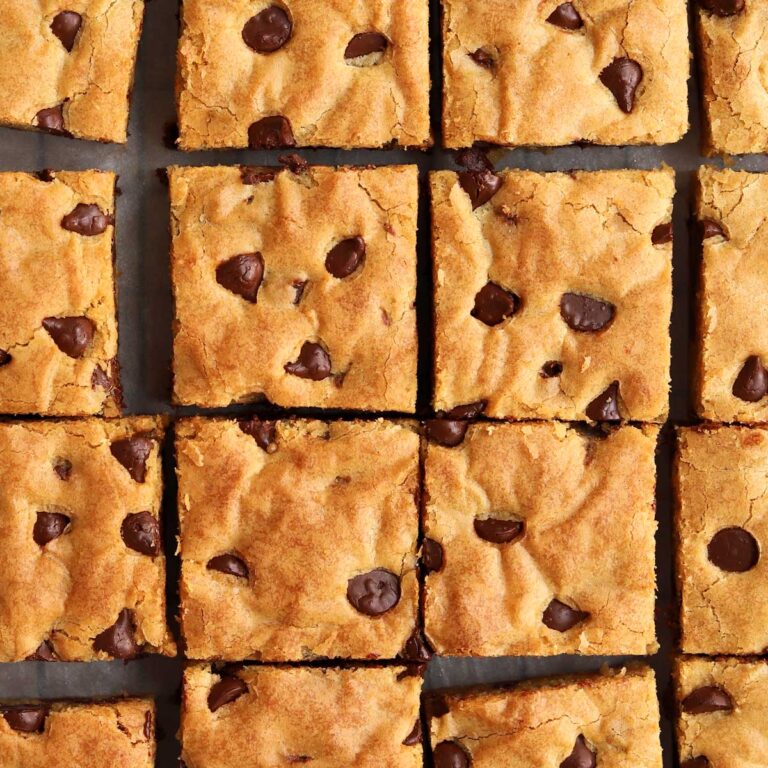 chocolate chip blondies