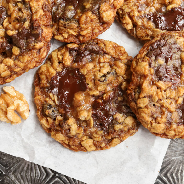 molasses chocolate chunk oatmeal cookies