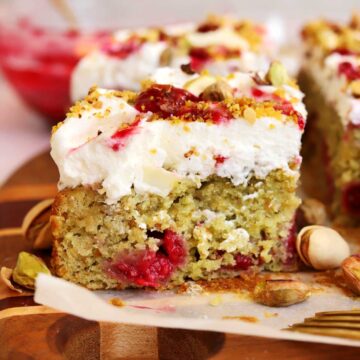 raspberry pistachio cake