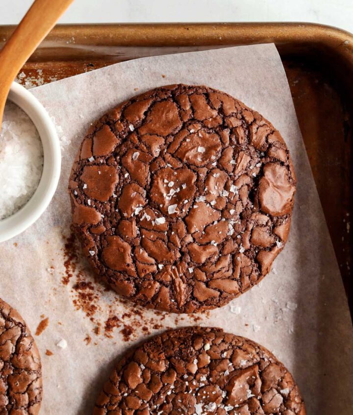 chewy crinkle top brownie cookies 