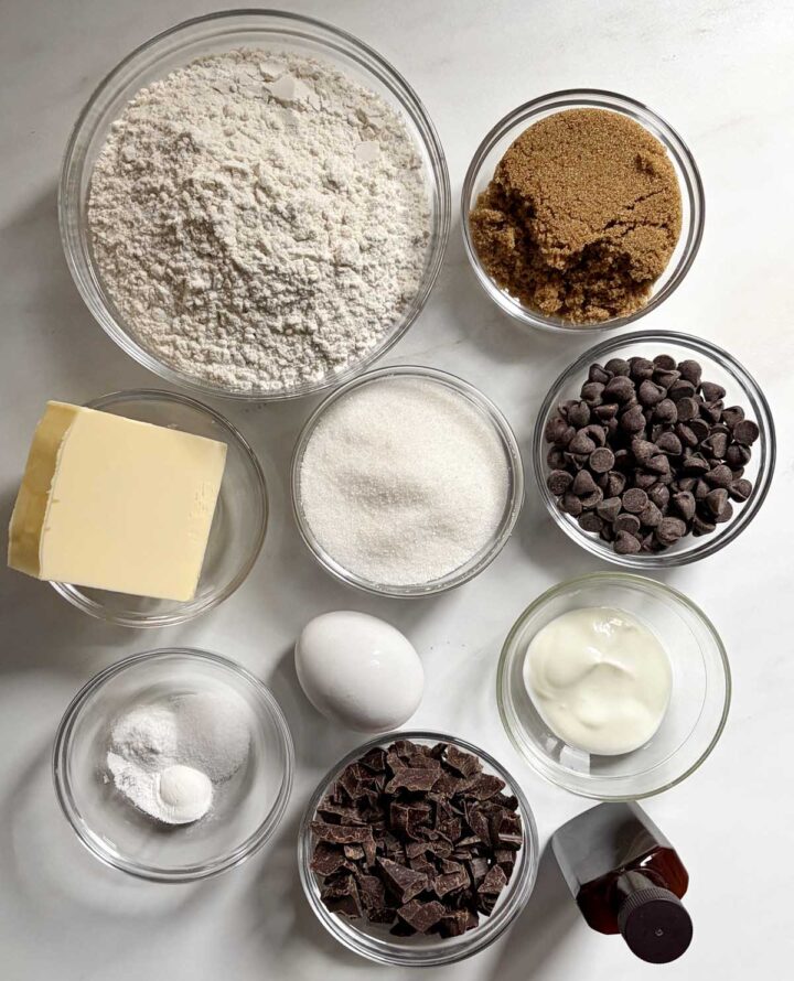 chocolate chip cookie cake ingredients