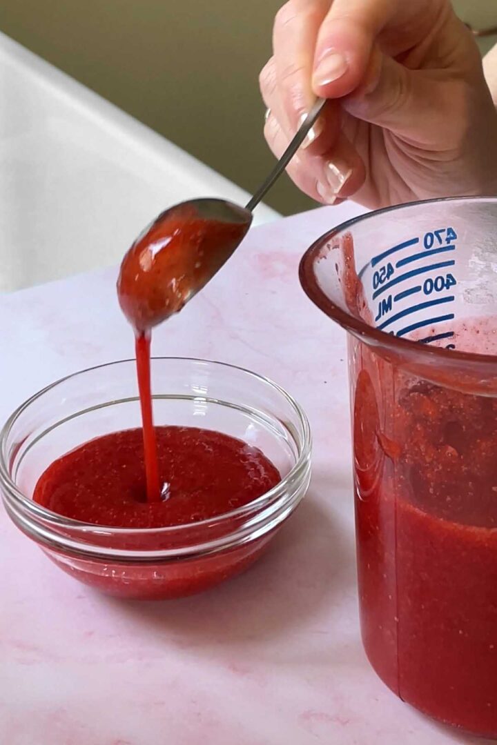 Reserve some puree for the icing.