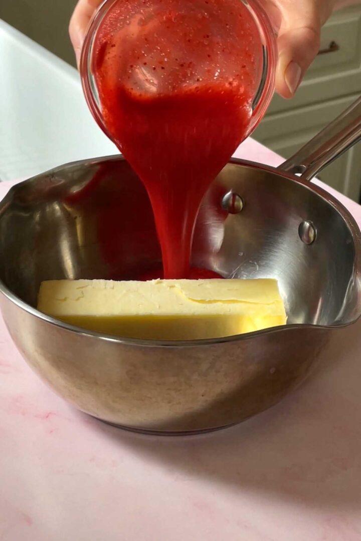Make the strawberry icing.