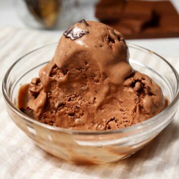 no churn chocolate crackle ice cream