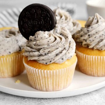 oreo cookies & cream cupcakes