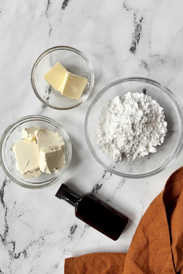 pumpkin cinnamon rolls icing ingredients