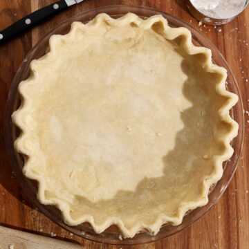 single crust pie dough fluted in pie plate