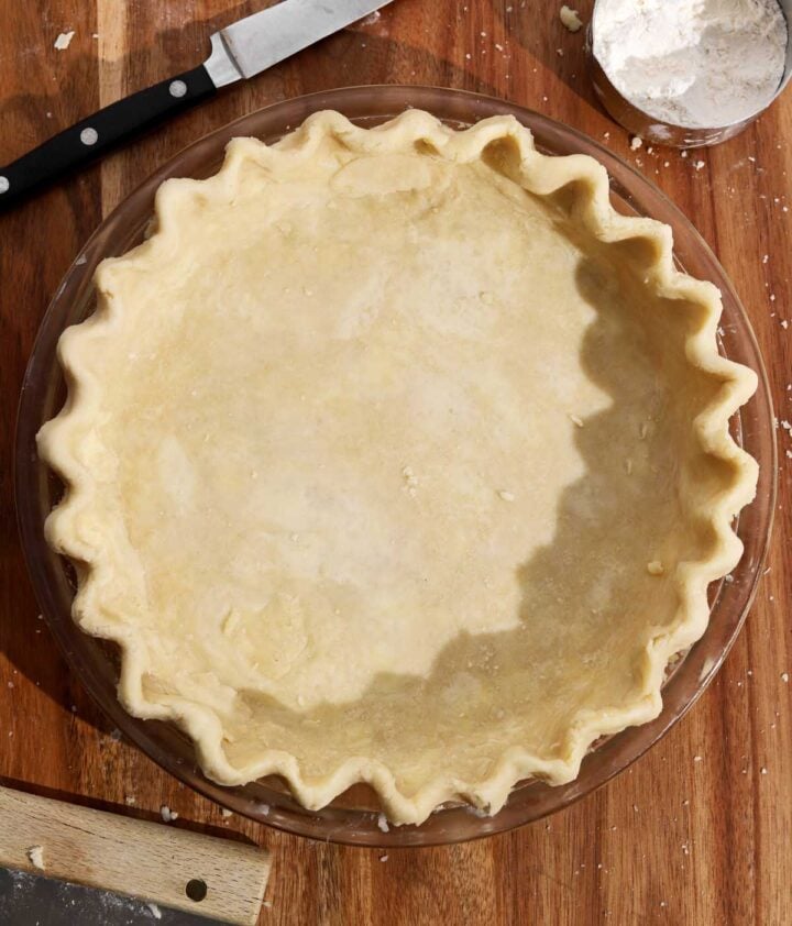 single crust pie dough fluted in pie plate
