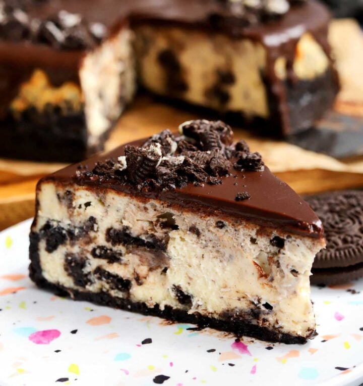 Oreo cookies & cream cheesecake slice on a plate
