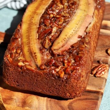 sticky caramelized pecan banana bread