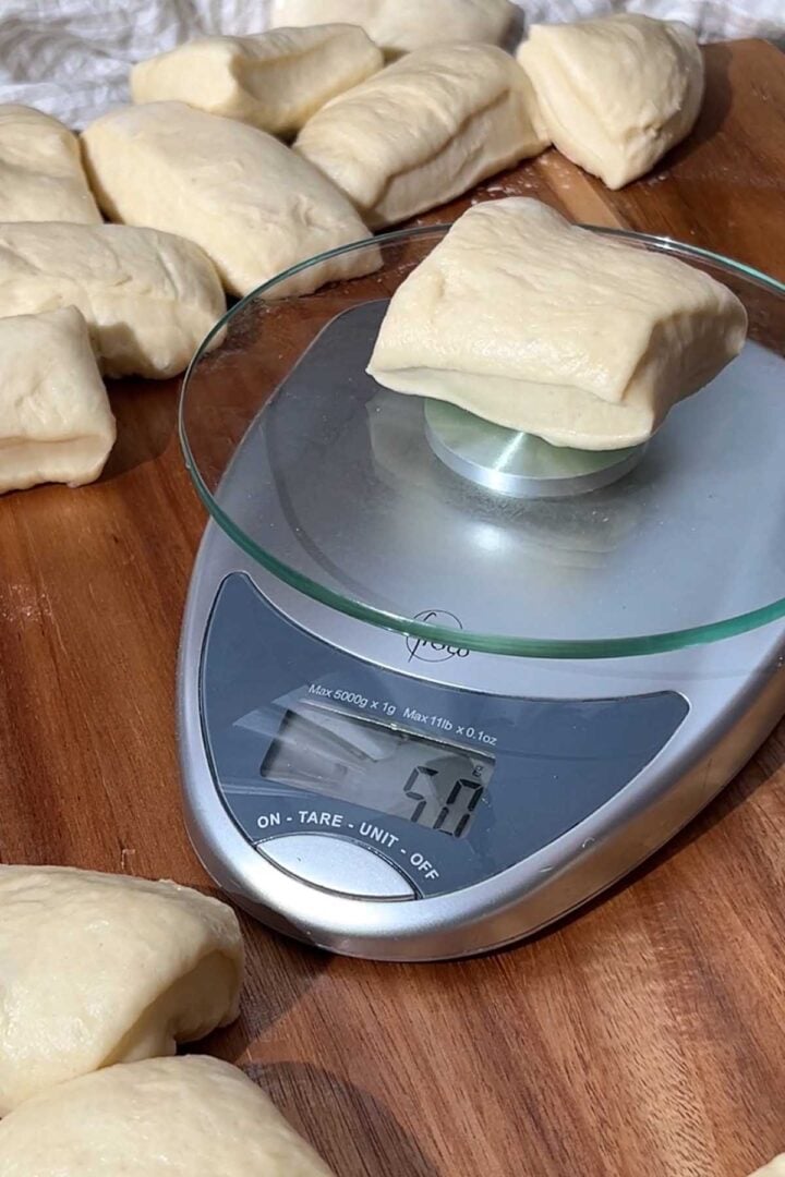 Ensure the portions are equal, which is about 50g each.